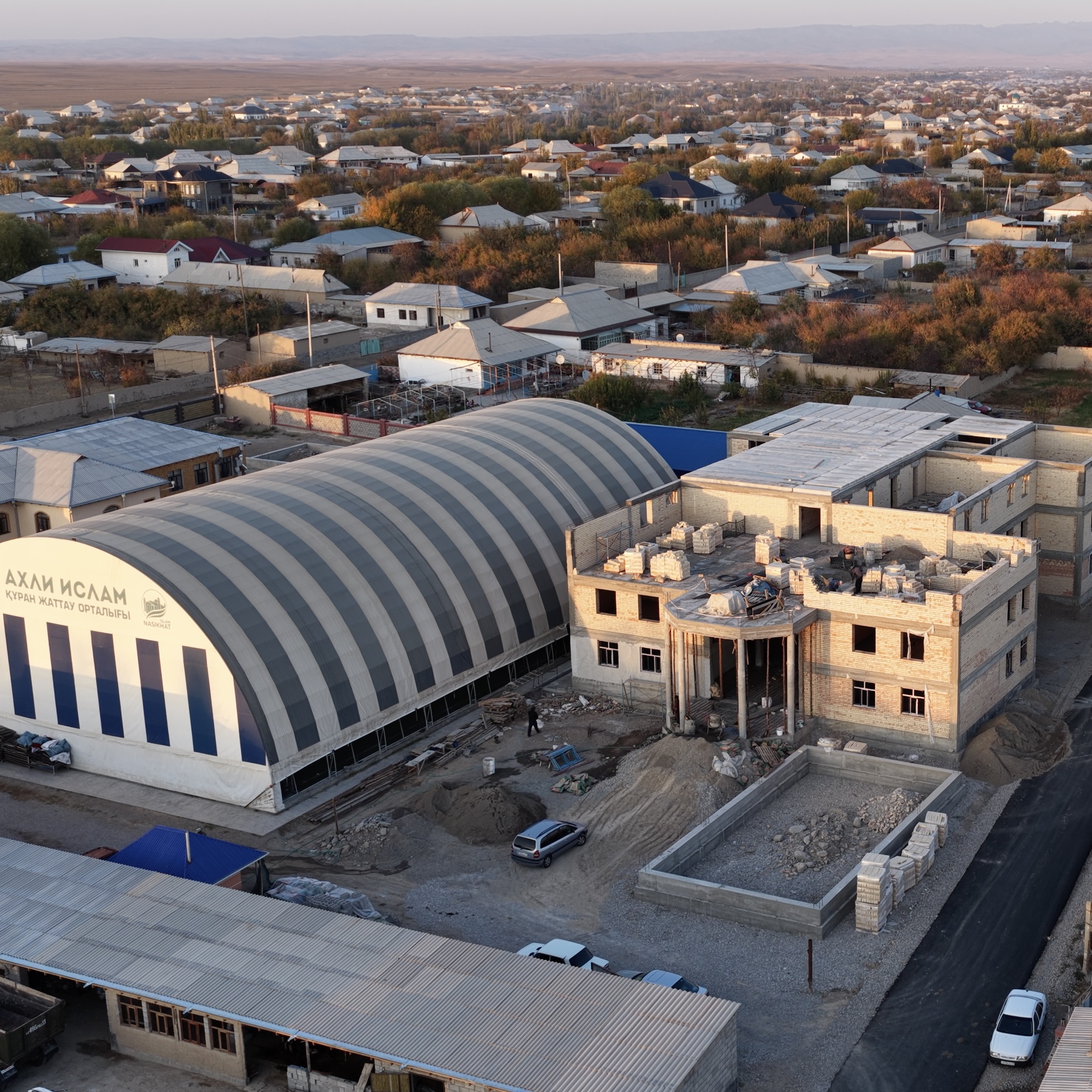 Құрылыс барысы: медресе аумағының жалпы көрінісі